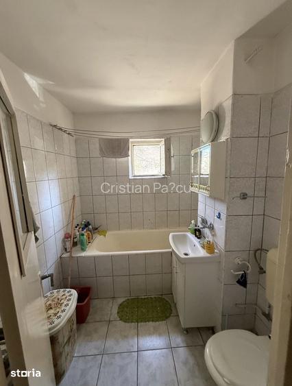 Apartament cu 3 camere, et. 2 din 4, Bul. Independentei , Micro 17