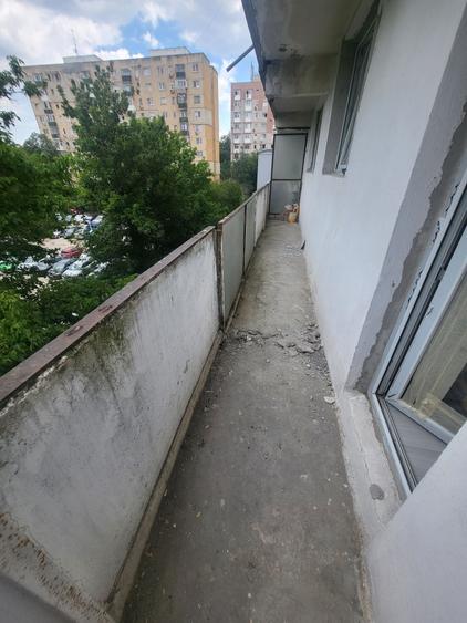 Apartament cu 3 camere decomandat în Prelungirea Ghencea
