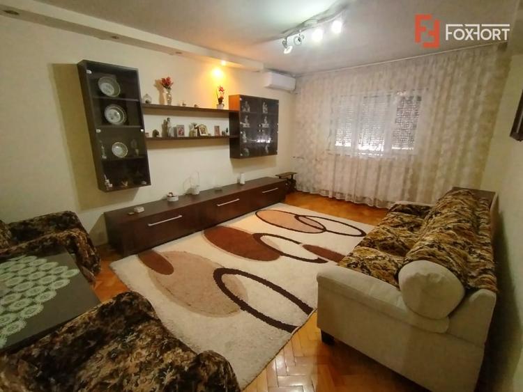 Apartament cu 3 camere decomandat, mobilat în Soarelui