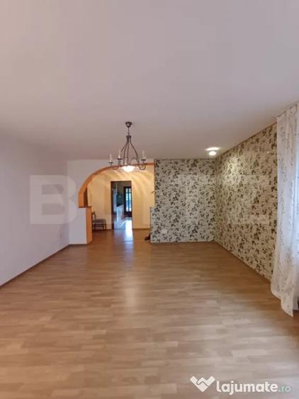 Casă cu 5 camere cu Teren 600 Mp în Central