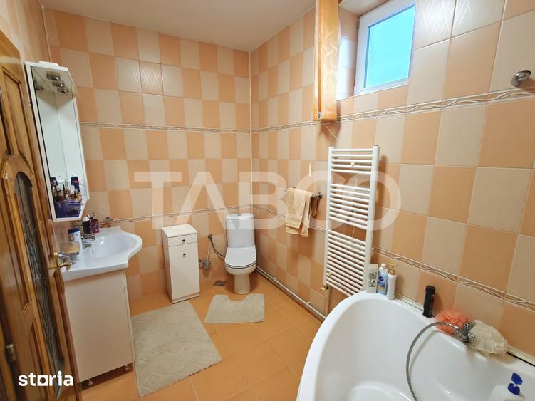 Casă cu 5 camere cu Teren 230 Mp în Turnișor