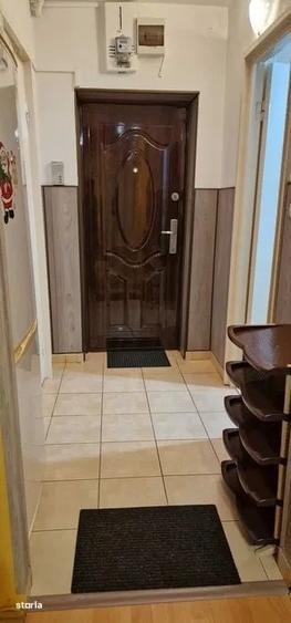 Garsonieră decomandată în 7 Noiembrie