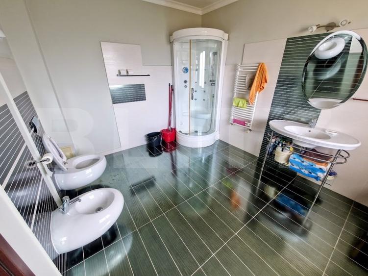 Casă individuală cu 5 camere cu Canalizare în Salca