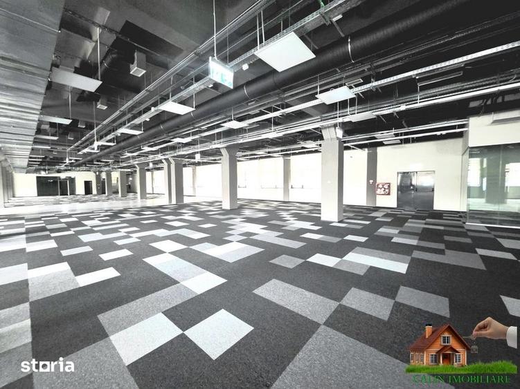 Spațiu comercial, de 1,250 mp, în Baza 3