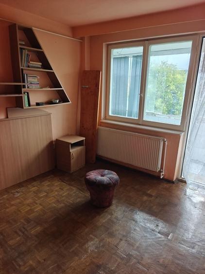 Apartament cu 2 camere semidecomandat în Hipodrom