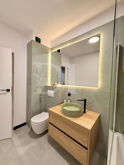 Apartament cu 2 camere semidecomandat, mobilat în Florești