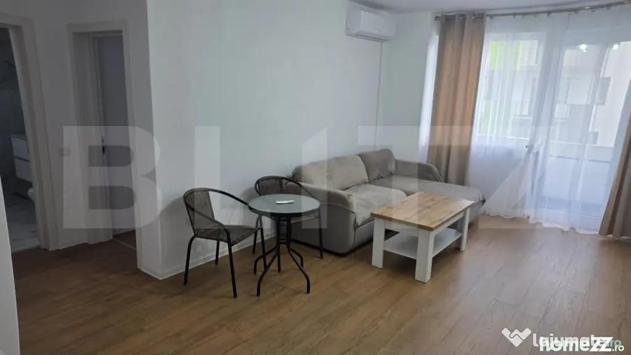 Apartament cu 3 camere semidecomandat în Central