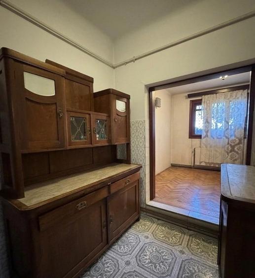 Apartament cu 5 camere în Dorobanți