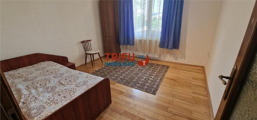 Apartament cu 3 camere decomandat, mobilat în Cetate