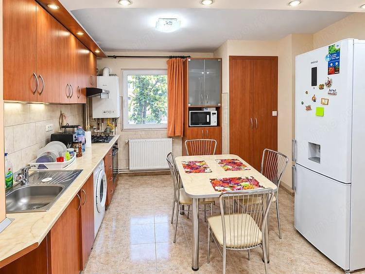 Apartament cu 2 camere decomandat în Boul Roșu