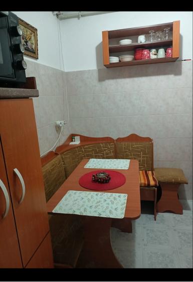 Apartament cu 3 camere decomandat, mobilat în Central