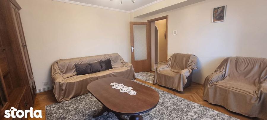 Apartament cu 3 camere în Mărășești