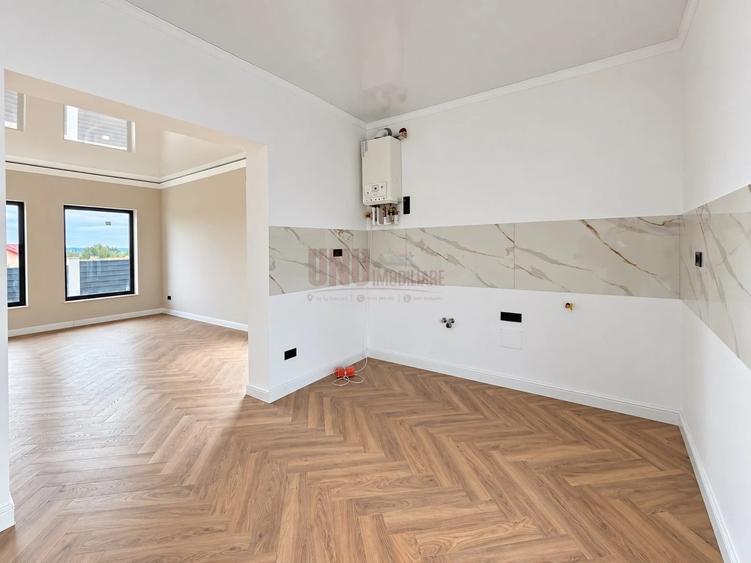 Casă individuală cu 4 camere cu Teren 450 Mp în Central