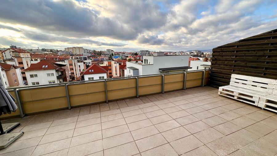 Apartament cu 3 camere semidecomandat în Bună Ziua