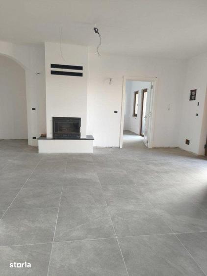 Casă cu 8 camere cu Teren 2500 Mp în Rădăuți