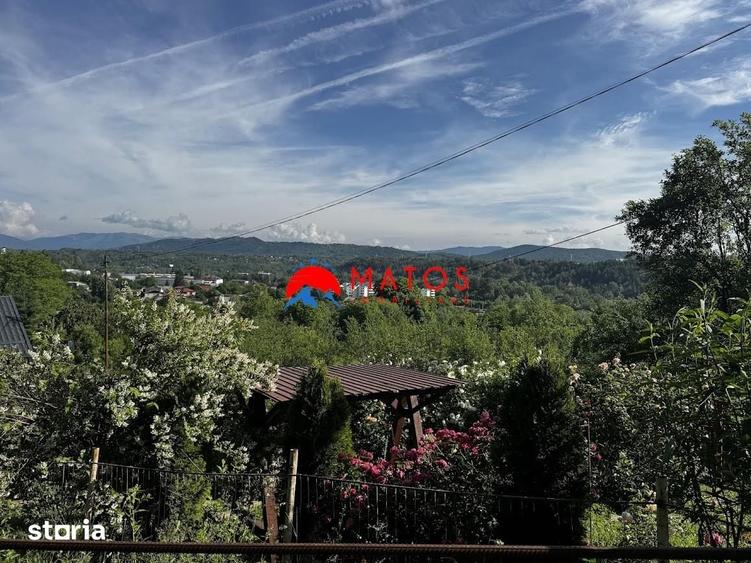 Teren de 3526 mp, în Poiana
