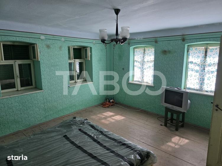 Casă cu 3 camere cu Teren 1800 Mp în Păuca
