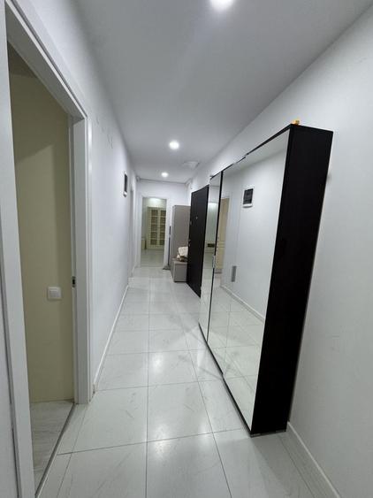 Apartament cu 3 camere decomandat în Tunari