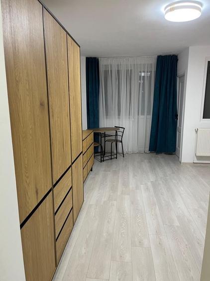 Garsonieră decomandată în Calea București