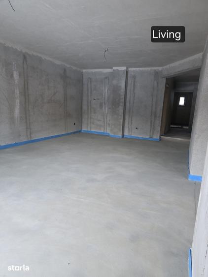 Casă cu 5 camere cu Teren 1300 Mp în Brodina