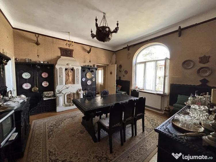 Casă cu 7 camere cu Teren 1030 Mp în Foișorul de Foc