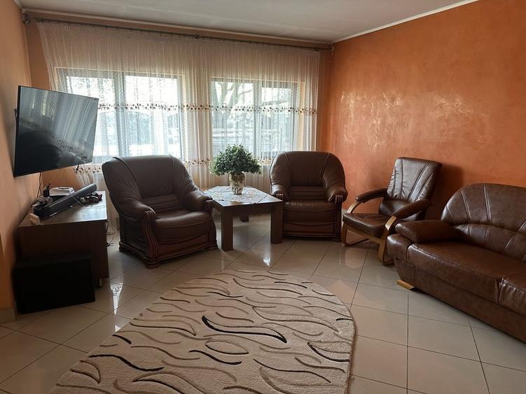 Casă cu 4 camere în Lacu