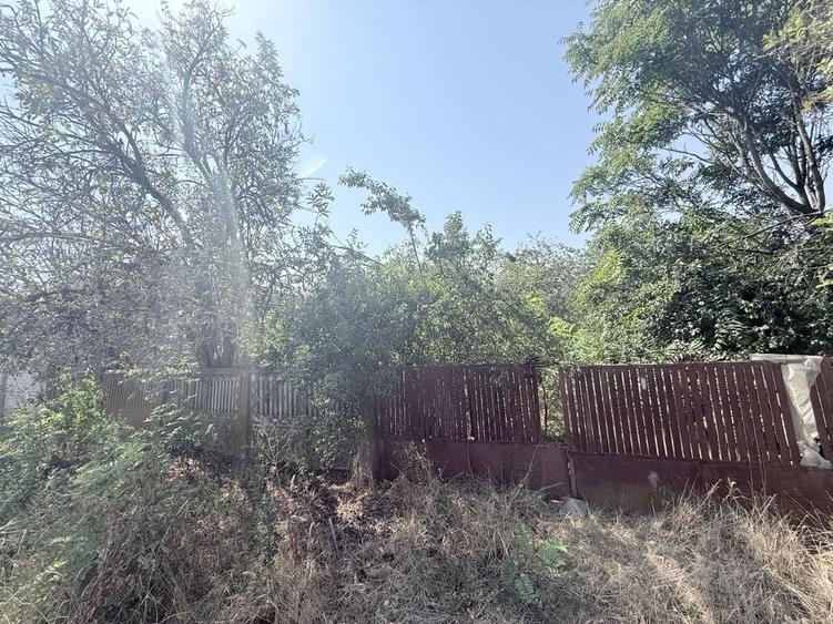 Casă cu 4 camere în Cernetu