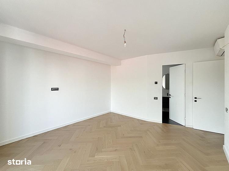 Apartament cu 4 camere semidecomandat în Floreasca