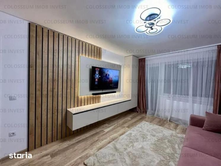 Apartament cu 3 camere decomandat în Tractorul