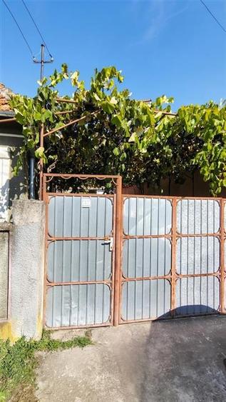 Casă cu 2 camere cu Teren 1597 Mp în Husasău de Tinca
