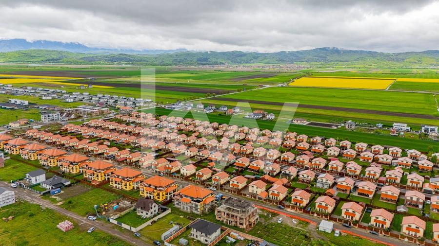 Teren agricol extravilan de 13742 mp, în Cristian