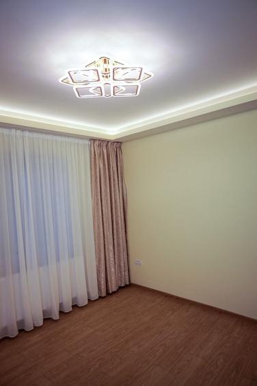 Apartament cu 4 camere decomandat în Central