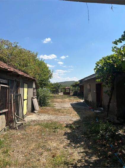 Casă cu 5 camere cu Teren 1031 Mp în Haieu