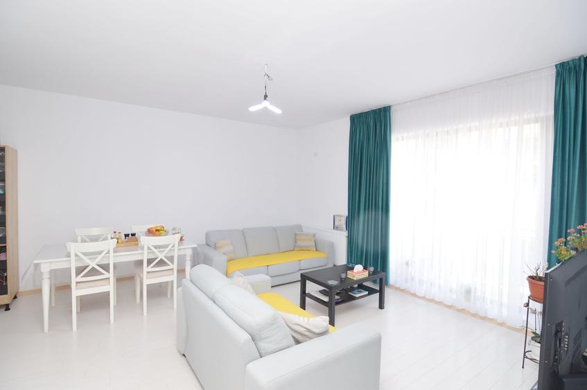 Apartament cu 3 camere semidecomandat, mobilat în Dobroești