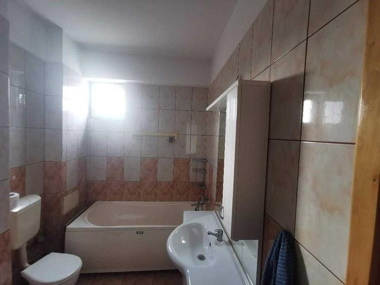 Apartament cu 3 camere decomandat în Ultracentral
