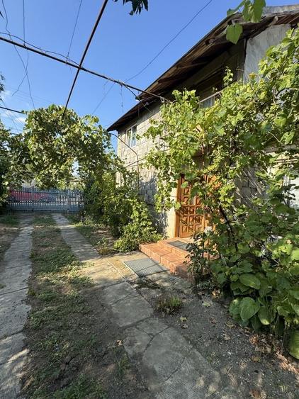 Casă cu 4 camere în Tăriceni