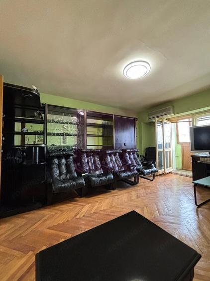 Apartament cu 3 camere decomandat în Decebal