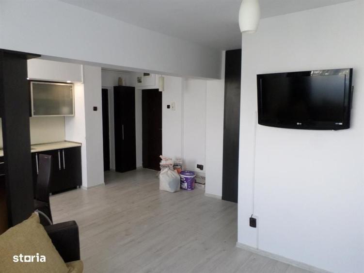 Apartament cu 2 camere decomandat în B-dul București
