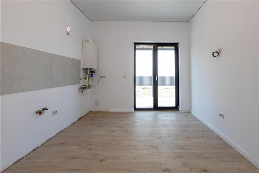 Casă individuală cu 3 camere cu Teren 385 Mp în Central