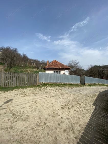 Casă cu 4 camere cu Teren 910 Mp în Nistorești