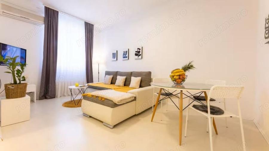 Apartament cu 2 camere decomandat în Victoriei
