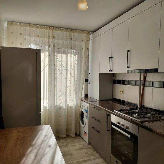 De vanzare apartament 2 camere zona Stefan Cel mare - 1