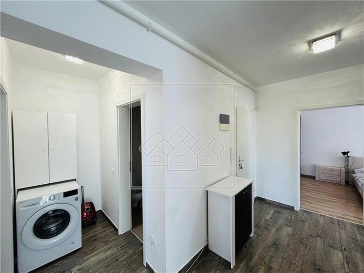 Apartament cu 3 camere decomandat în Exterior Sud