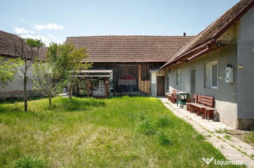 Casă cu 2 camere cu Teren 931 Mp în Șinca