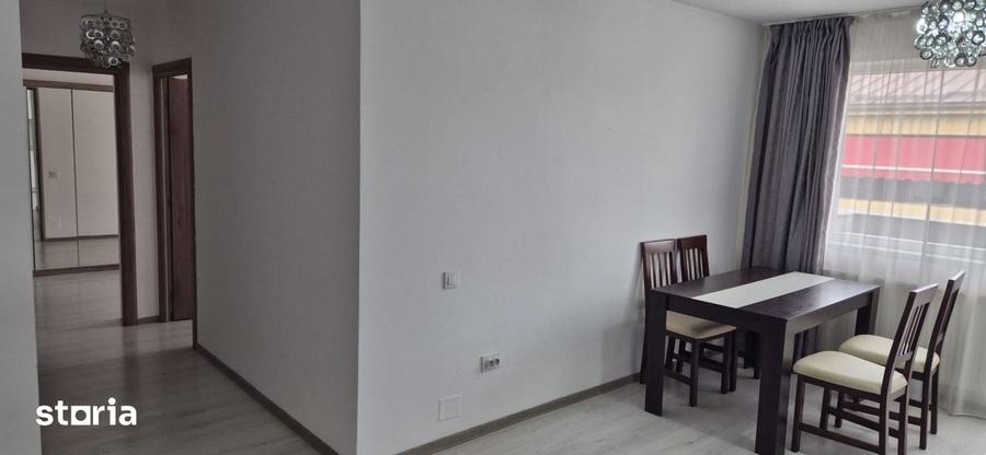 Apartament cu 3 camere semidecomandat în Florești