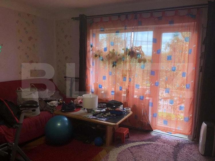 Apartament cu 4 camere semidecomandat în Central