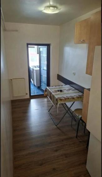 Apartament cu 3 camere decomandat în Găvana