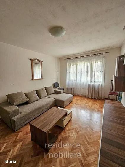Apartament cu 3 camere decomandat în Între Lacuri