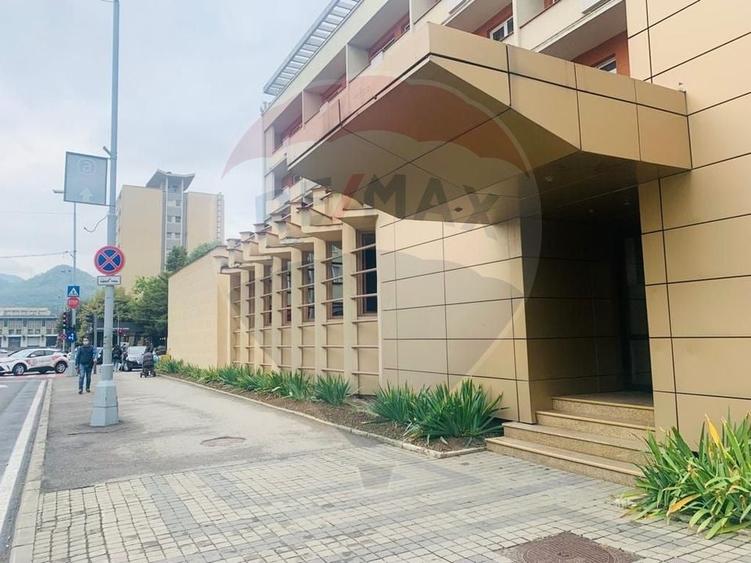 Spațiu comercial, de 94.069999694824 mp, în Ultracentral