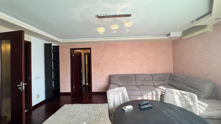 Apartament cu 3 camere decomandat în Decebal